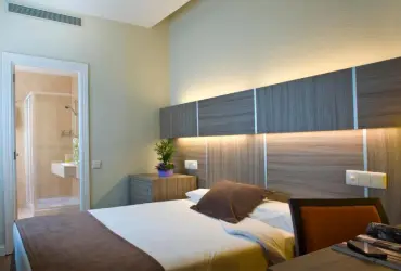 Hotel Serrano