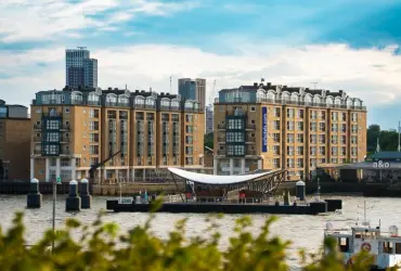 a&o London Docklands Riverside