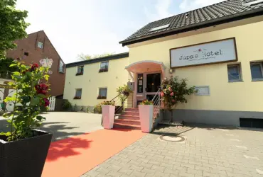 Jupa's Hotel
