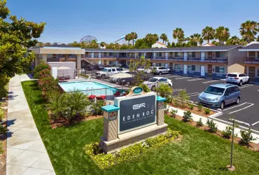 Eden Roc Inn & Suites near the Maingate