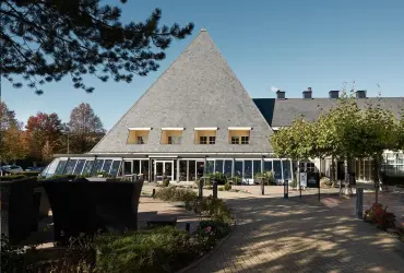 Carlton President Hotel