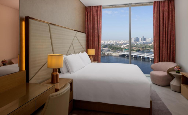 Hilton Dubai Creek Hotel & Residences