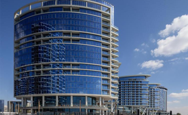 Hilton Dubai Creek Hotel & Residences
