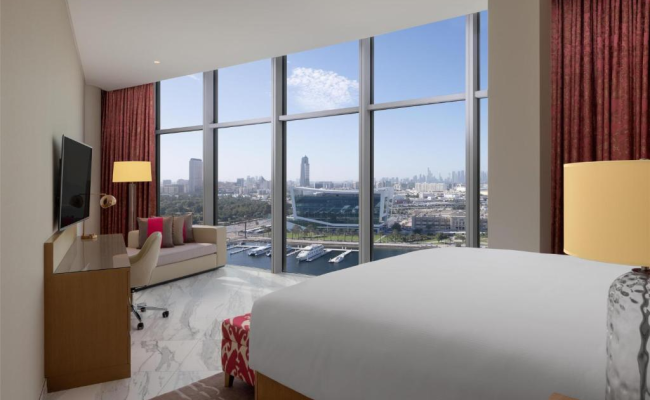 Hilton Dubai Creek Hotel & Residences