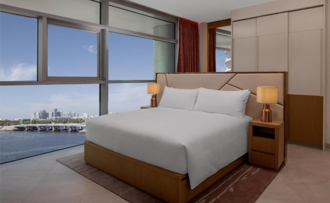 Hilton Dubai Creek Hotel & Residences