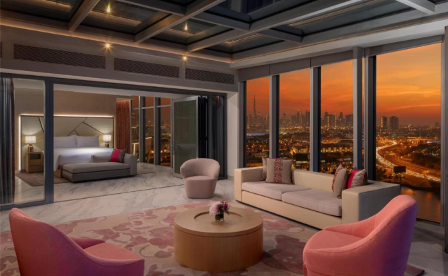 Hilton Dubai Creek Hotel & Residences