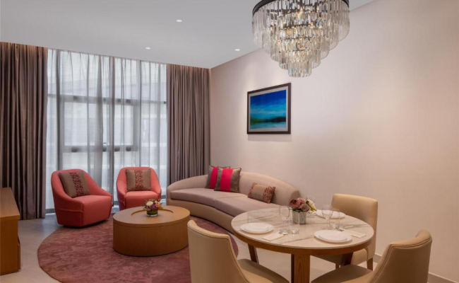 Hilton Dubai Creek Hotel & Residences