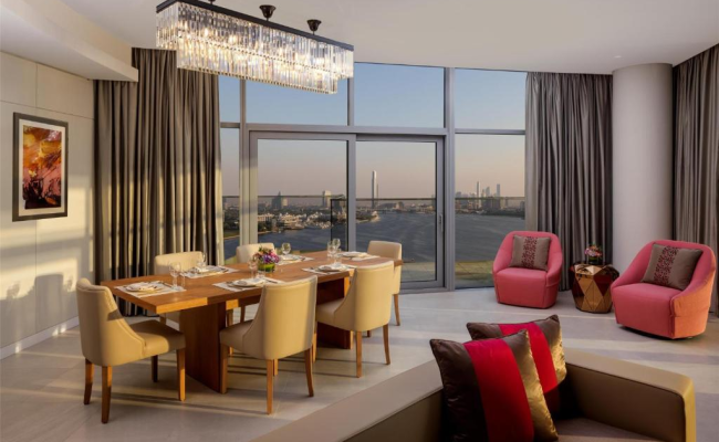 Hilton Dubai Creek Hotel & Residences