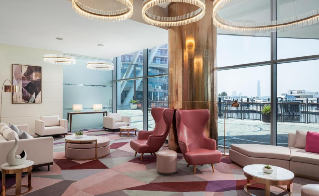 Hilton Dubai Creek Hotel & Residences