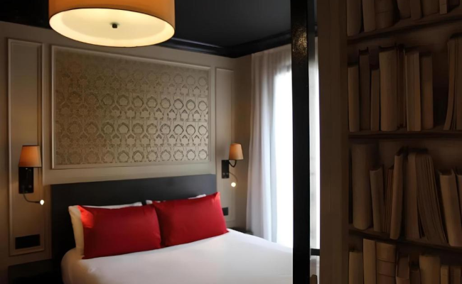 Hotel Le Montmartre Saint Pierre