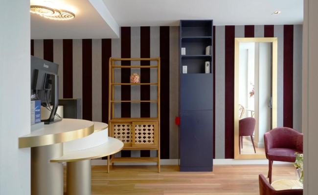 Hotel Le Montmartre Saint Pierre