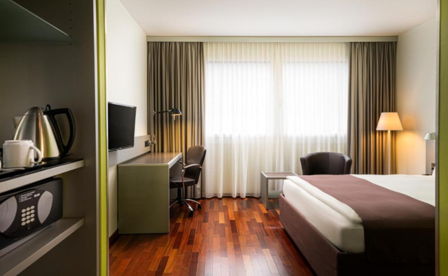 Holiday Inn Zurich Messe