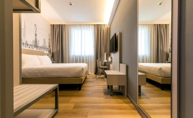 43 Station Hotel