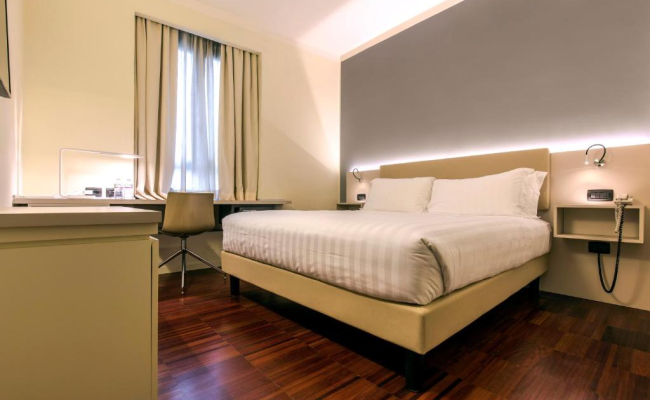 43 Station Hotel