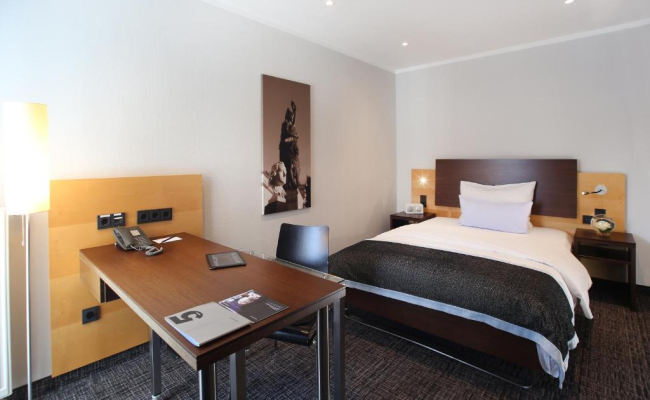 Schiller 5 Hotel