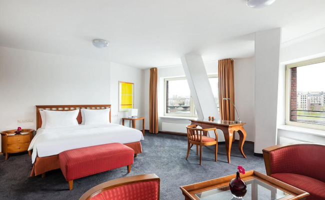 Main Plaza | Suite Tower