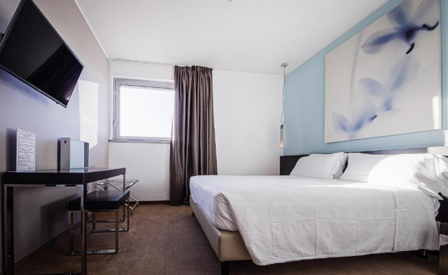 Hotel For You