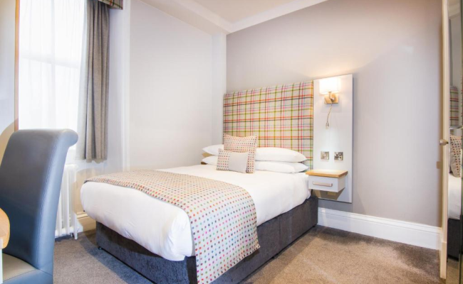 White Hart Hotel & Apartments