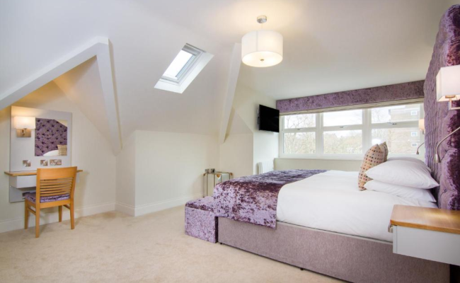 White Hart Hotel & Apartments