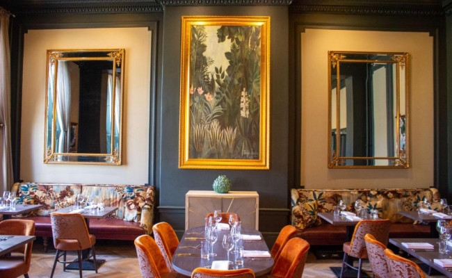 White Hart Hotel & Apartments