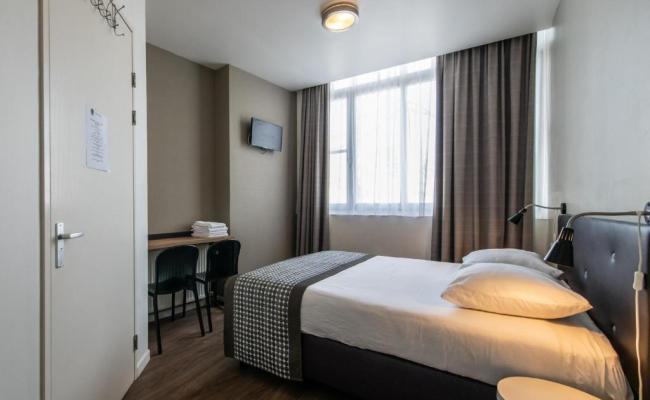 Acostar Hotel