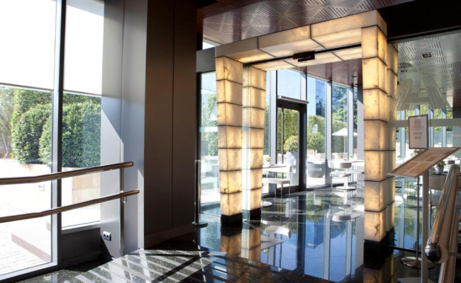 Hotel Maydrit Airport