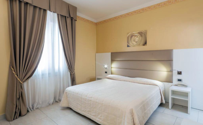 Hotel University