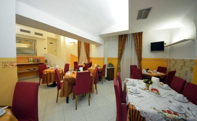 Hotel University