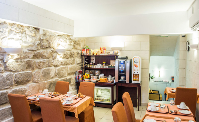 Austin's Arts Et Metiers Hotel