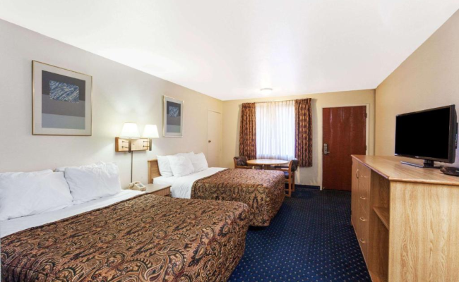Days Inn by Wyndham Anaheim West