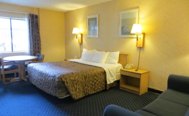 Days Inn by Wyndham Anaheim West