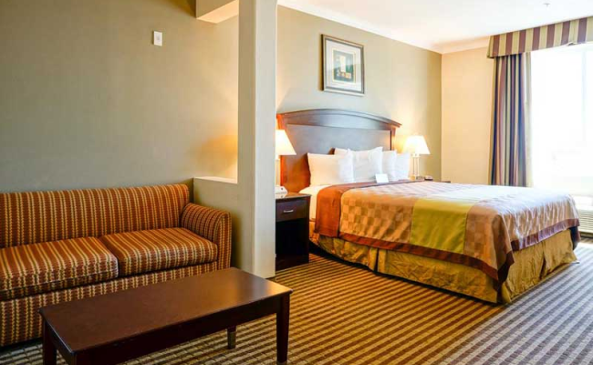 Days Inn and Suites by Wyndham Anaheim Resort