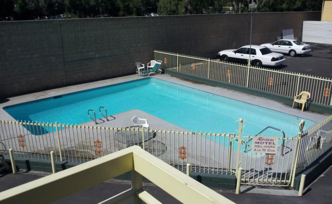 Riviera Motel