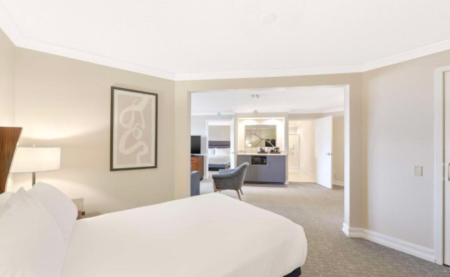 Embassy Suites by Hilton Anaheim-Orange