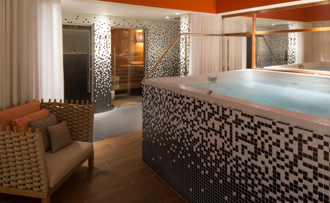 Renaissance Paris Republique Hotel & Spa
