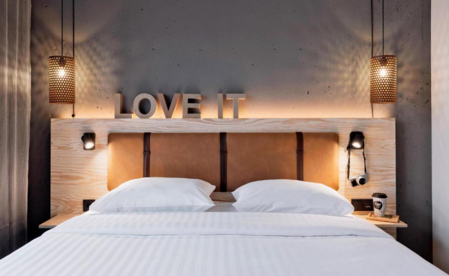 Moxy Duesseldorf South Hotel