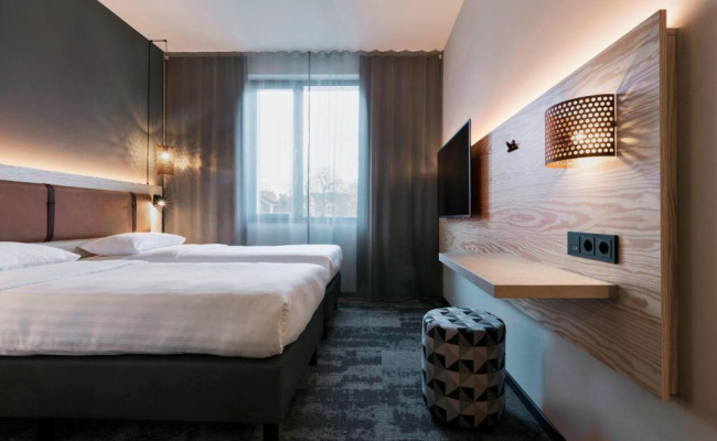 Moxy Duesseldorf South Hotel