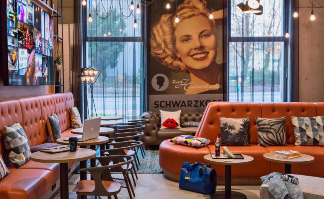 Moxy Duesseldorf South Hotel