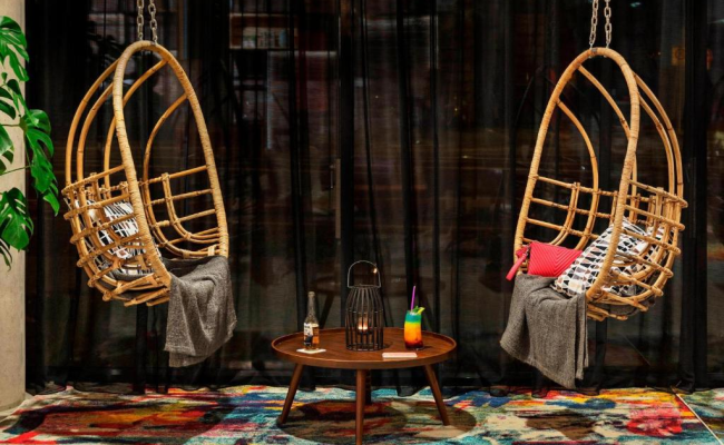 Moxy Duesseldorf South Hotel