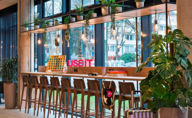 Moxy Duesseldorf South Hotel