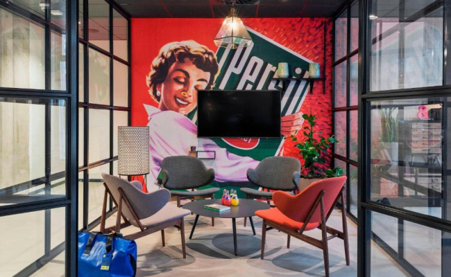 Moxy Duesseldorf South Hotel