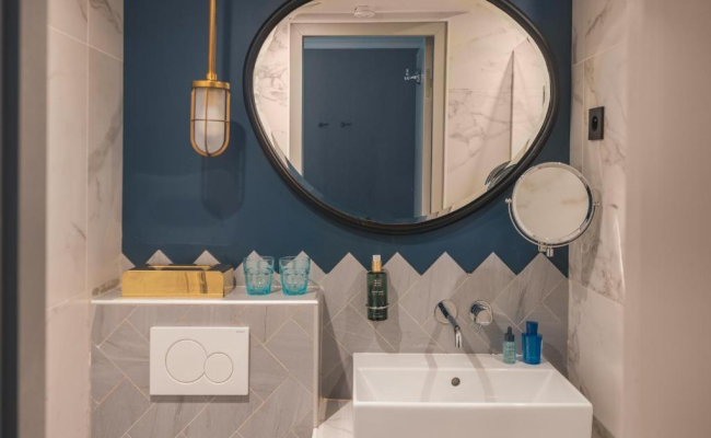 Handsome Hotel By Elegancia