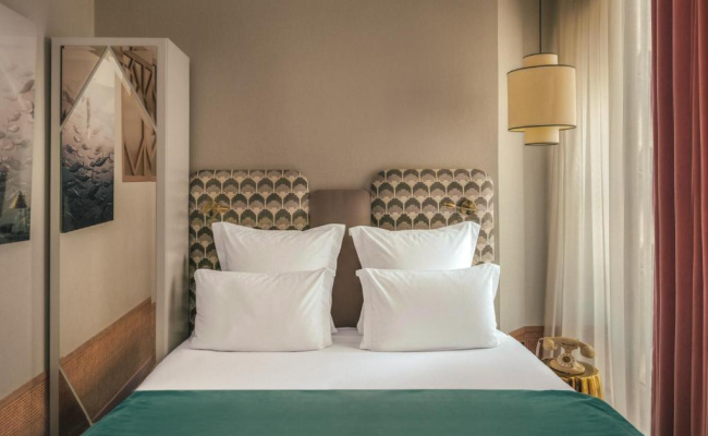 Handsome Hotel By Elegancia