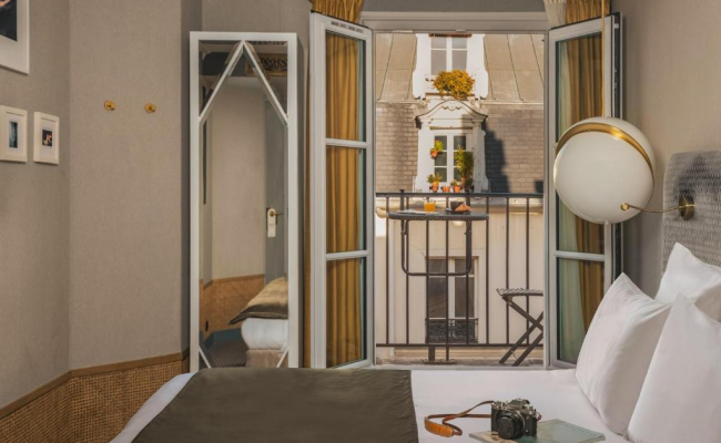 Handsome Hotel By Elegancia