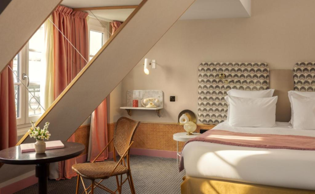 Handsome Hotel By Elegancia