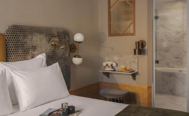 Handsome Hotel By Elegancia