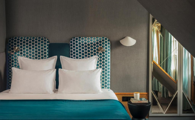 Handsome Hotel By Elegancia