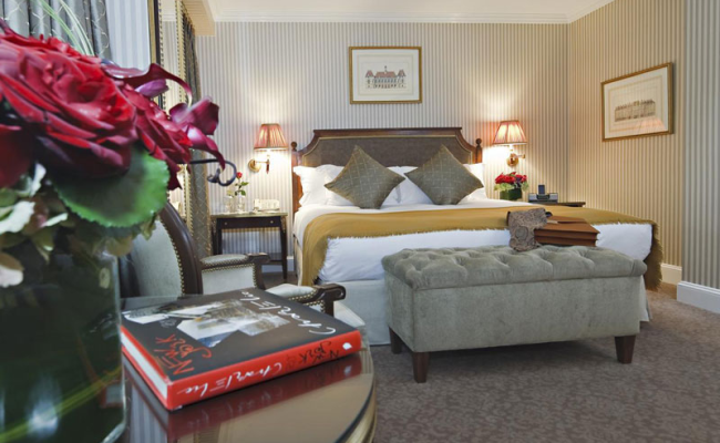Hotel Plaza Athenee