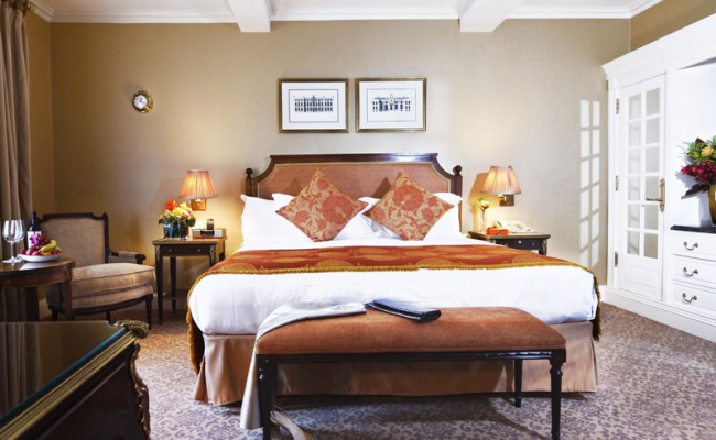 Hotel Plaza Athenee