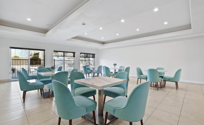 Brookhurst Plaza Inn